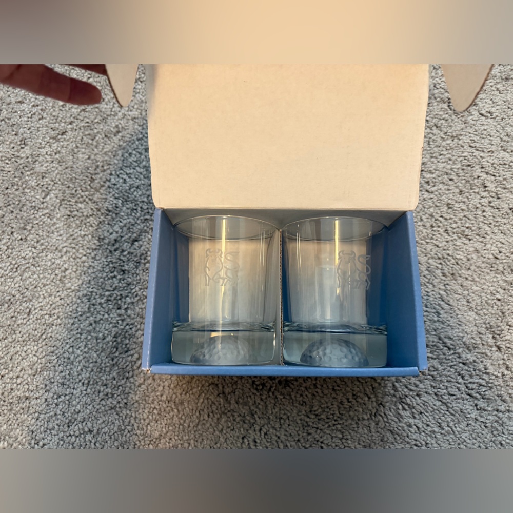 Merrill Lynch Golf whiskey glasses with Golf Ball Accent - Set of 2 NIB - Picture 12 of 15